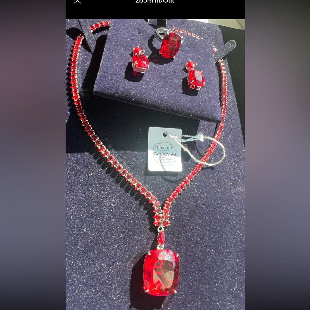Gorgeous Swarovski Elements Ruby Shade Necklace 5… - image 4